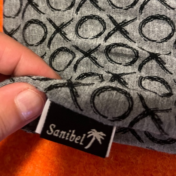 Sanibel gray xoxo bamboo knit infinity scarf made in Canada EUC - Picture 4 of 9